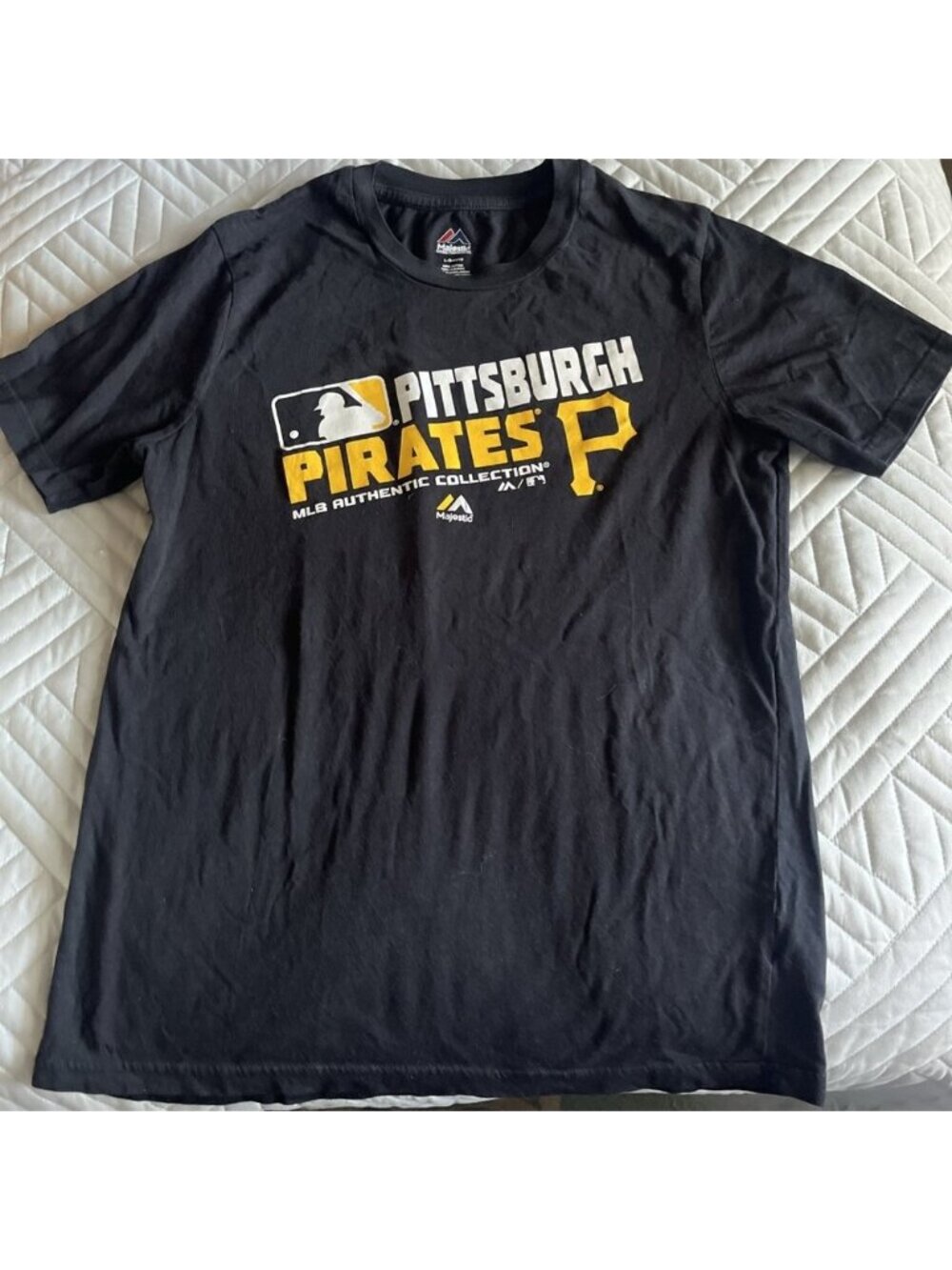 Majestic Youth Tshirt Pittsburgh Pirates Black Large 14/16 Short Sleeve